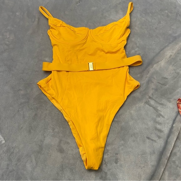 New! Onia x weworewhat Danielle one piece belted swimsuit 3488 - Picture 2 of 9